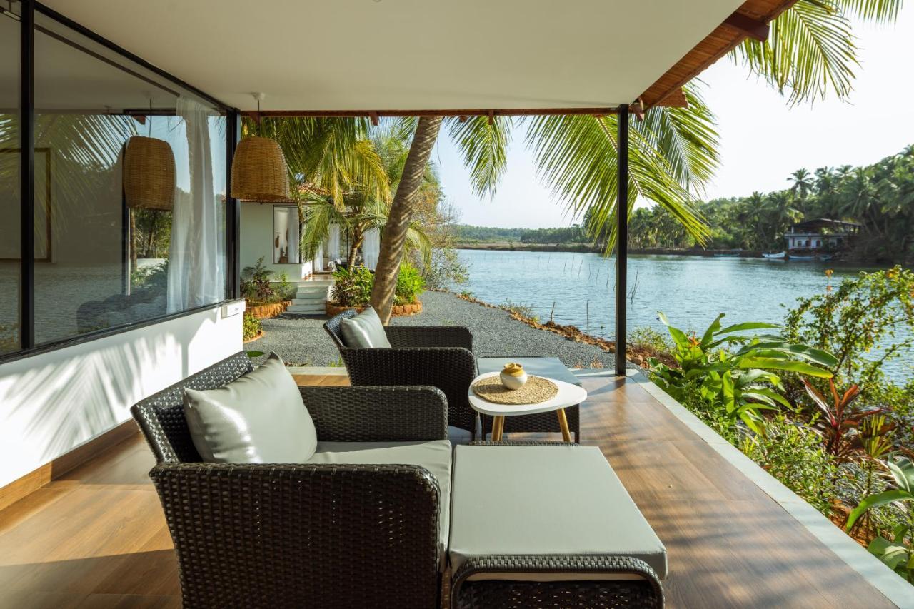 Pont Bleu Suites Riverside & Pool คานาโคนา ภายนอก รูปภาพ